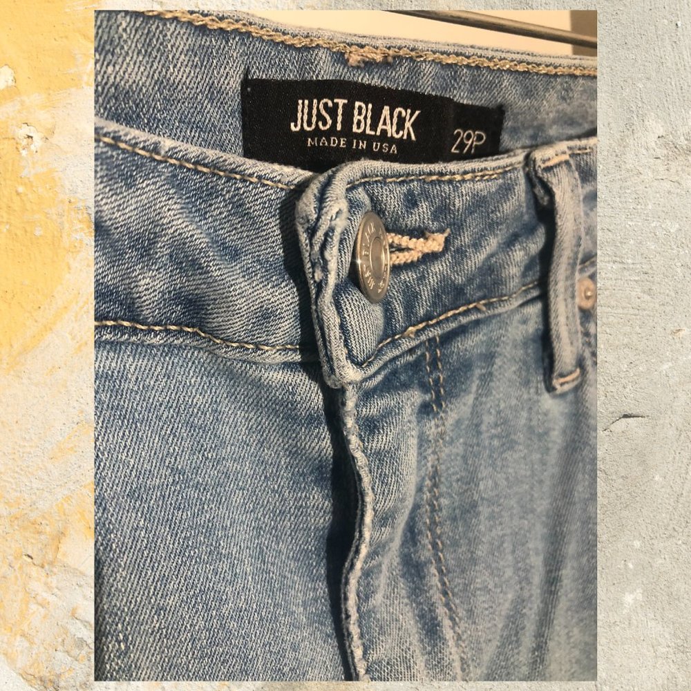 Just Black Mid-Rise Skinny Jeans in Light Wash